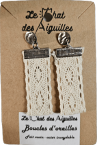 boucle-d-oreille-dentelle Boucles d'oreille textiles assorties aux bracelets, accessoires cheveux et lacets en tissu.